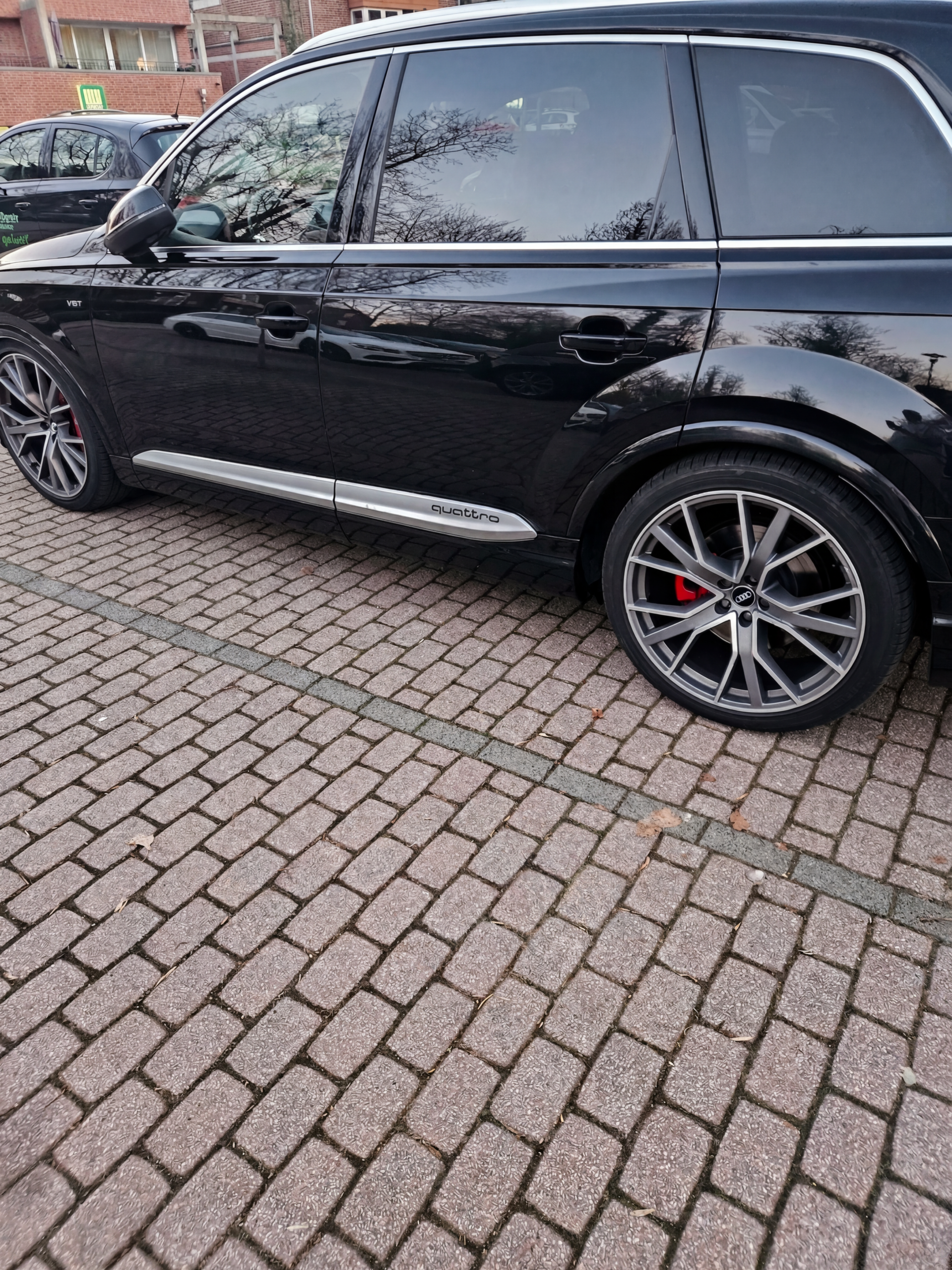 Audi SQ7 Luxus-SUV mit Sportwagen-DNA (Ratenkauf)