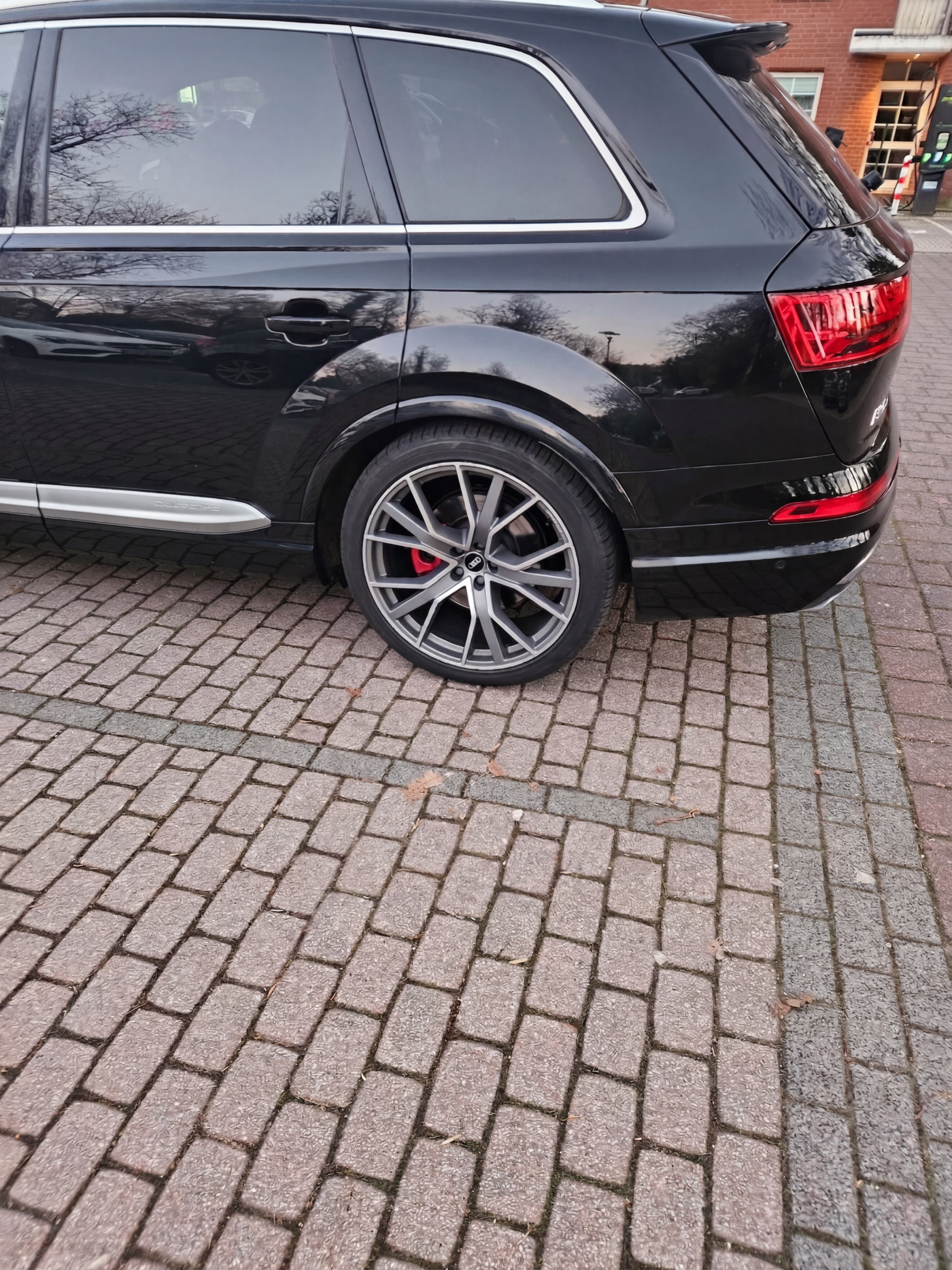 Audi SQ7 Luxus-SUV mit Sportwagen-DNA (Ratenkauf)